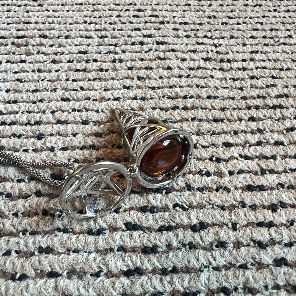 Assorted Necklaces & Chokers - Picture 3 of 10